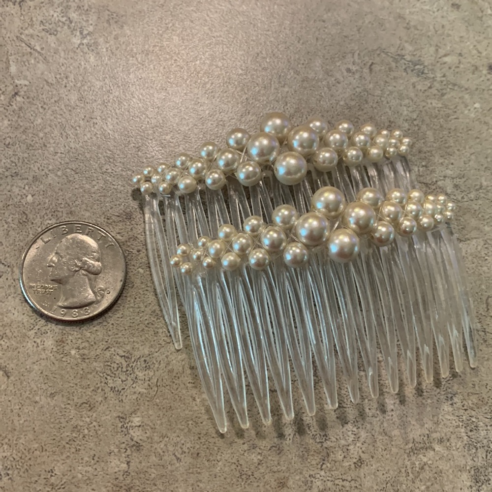 Two Pearl Accent Hair Combs Matching Set - Picture 4 of 4